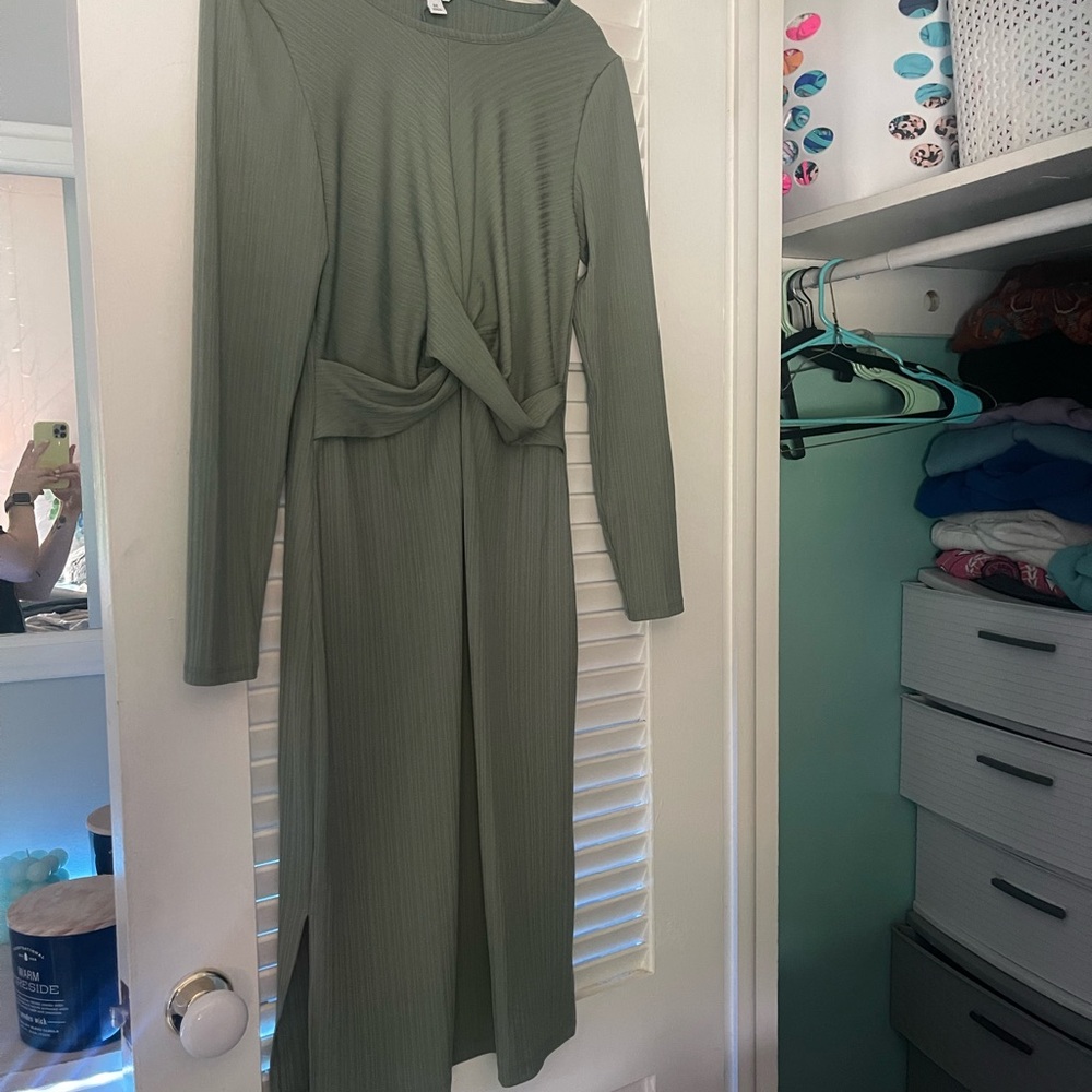 Elegant Olive Green Long Sleeve Dress